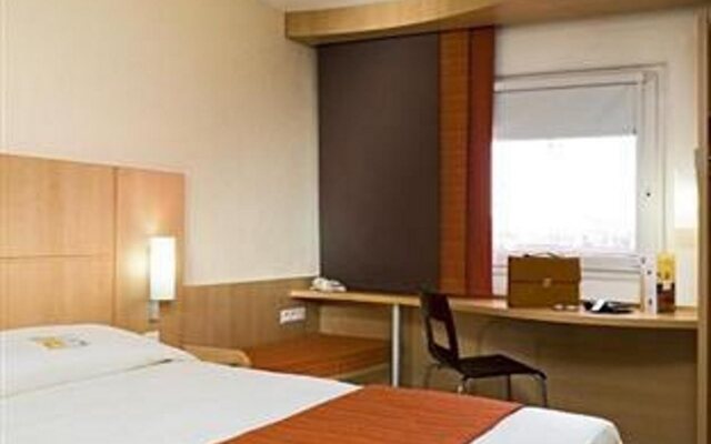 Ibis Tianjin Riverside