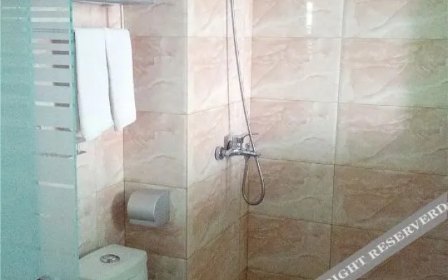 Rongcheng Jiazhou Express Hotel