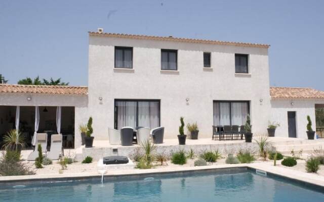 Charming Holiday Home With Private Pool