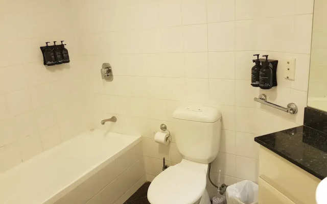 Parramatta Hotel in Mantra Building
