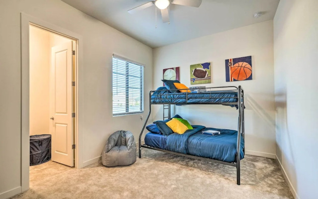 Modern Glendale Getaway ~ 3 Mi To Stadium!