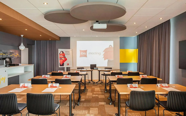ibis Sens Hotel