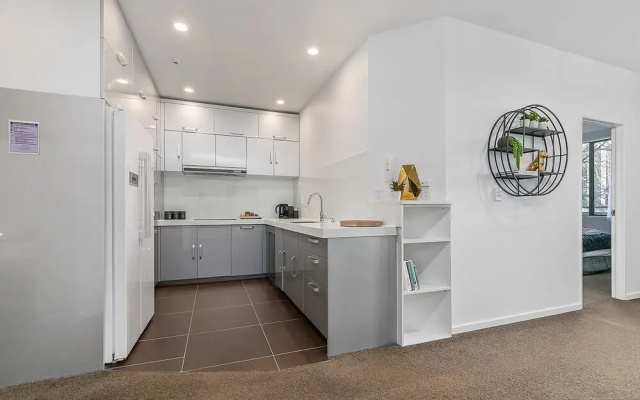 Zodiak Central 2 BR Apt Free Parking Gym