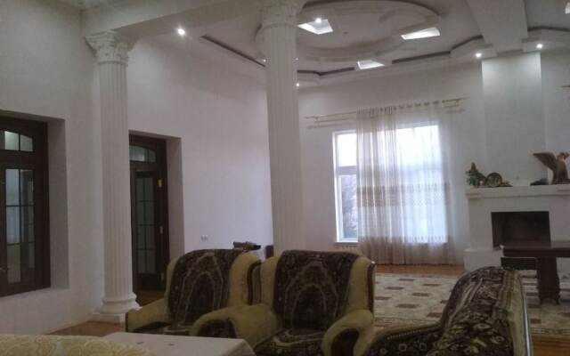 Отель May Weather