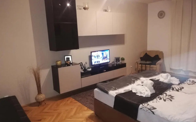 Heni Apartman