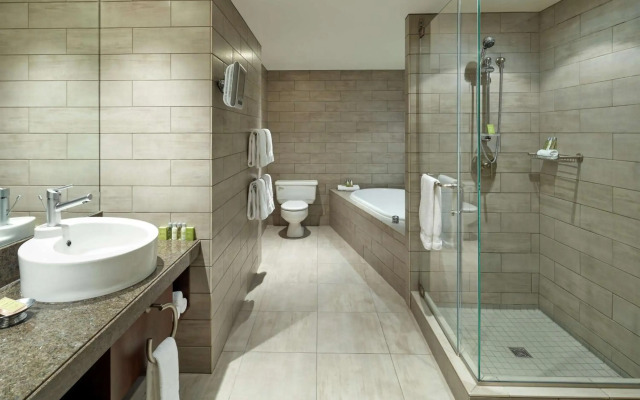 DoubleTree by Hilton Montreal