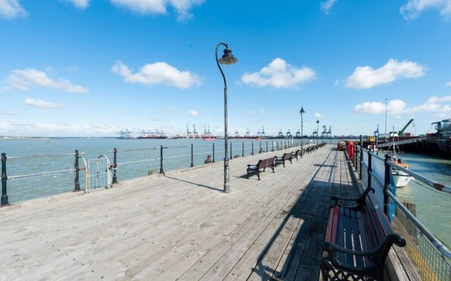 Admirals Harbour View 2 Bed Apartment In Harwich