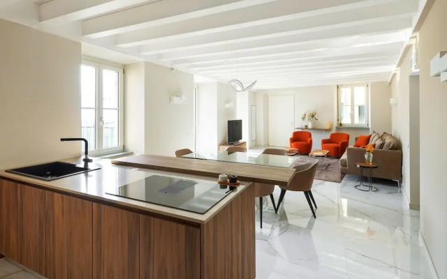 Lakeside Luxury Apartment in Lake Como
