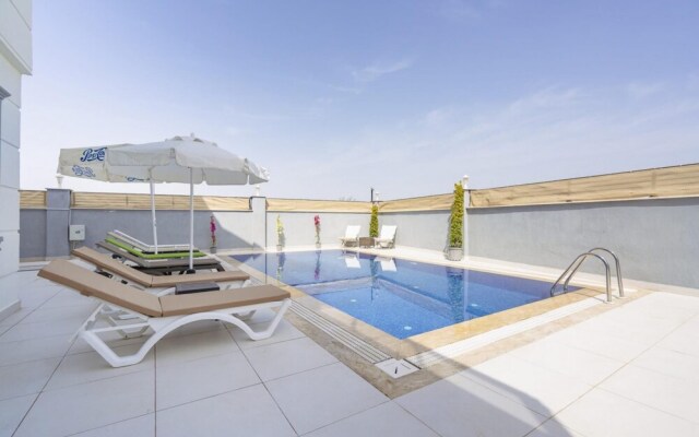 Villa With Jacuzzi Private Pool Garden in Serik