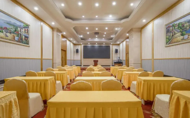 Vienna International Shanghai Pujiang Town