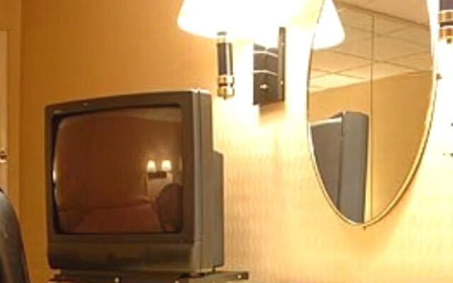 Capri Lynbrook Motor Inn