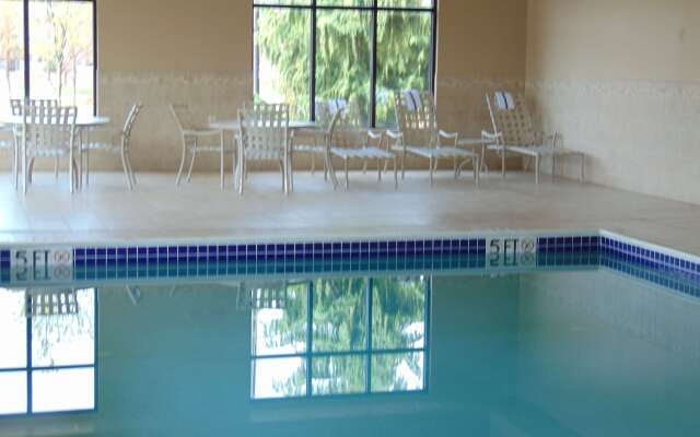 Hampton Inn & Suites Cleveland Mentor