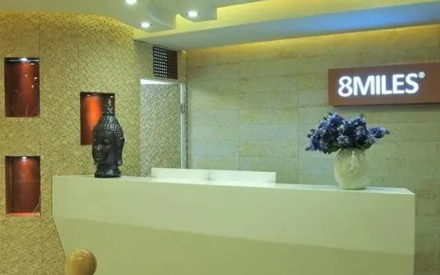 8 Miles Hotel
