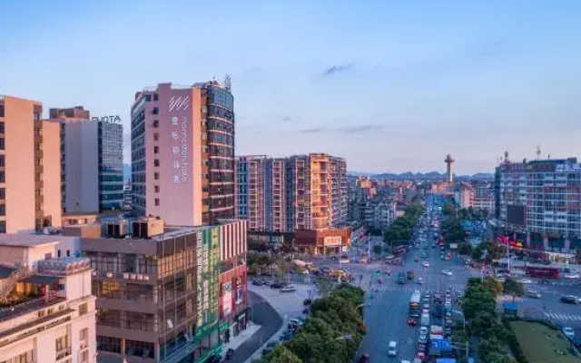 Manhattan Hotel Guilin North Railway Station Flagship Store