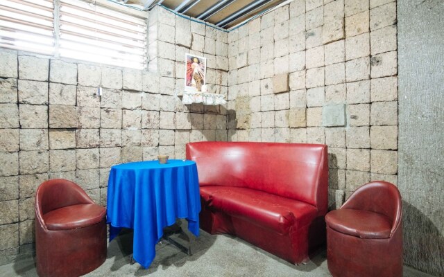 RedDoorz @ Downtown Bacolod