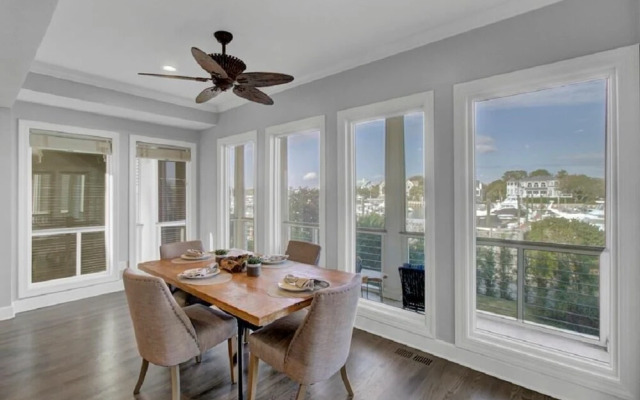 Yacht Harbor Court 31