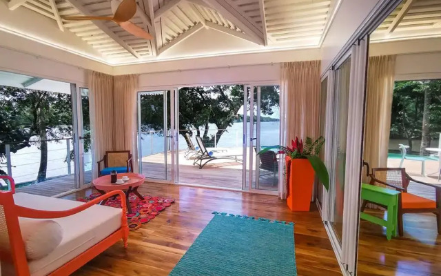 Tortuga Lodge