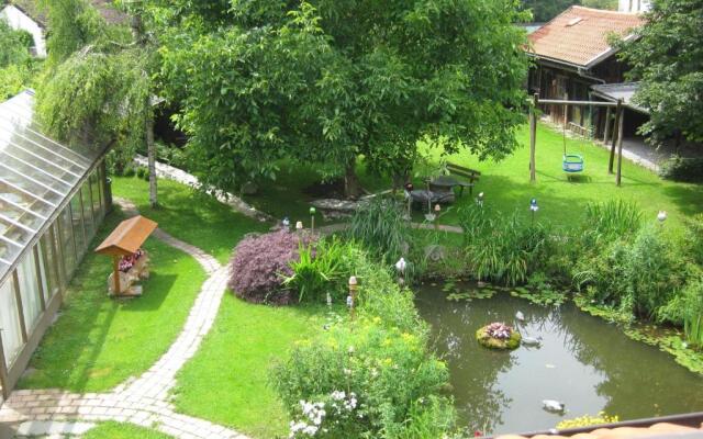 Suzanne's B&B & Gardens