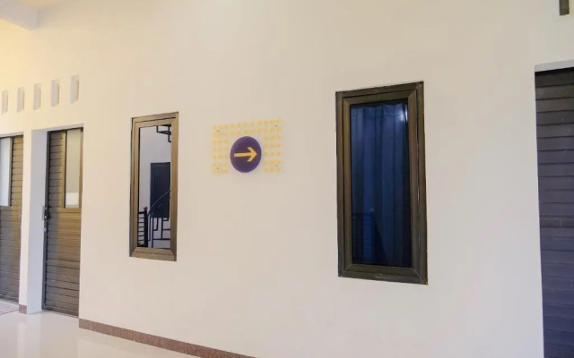 TF Homestay near Alun Alun Caruban