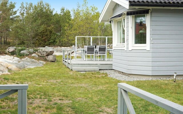 6 Person Holiday Home in Grebbestad