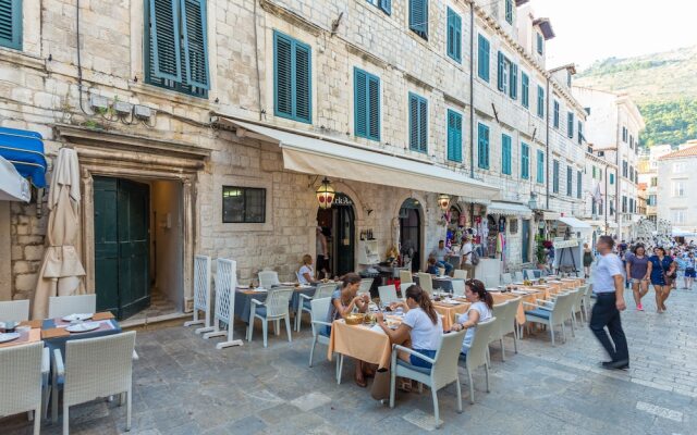 La Piazza Apartment