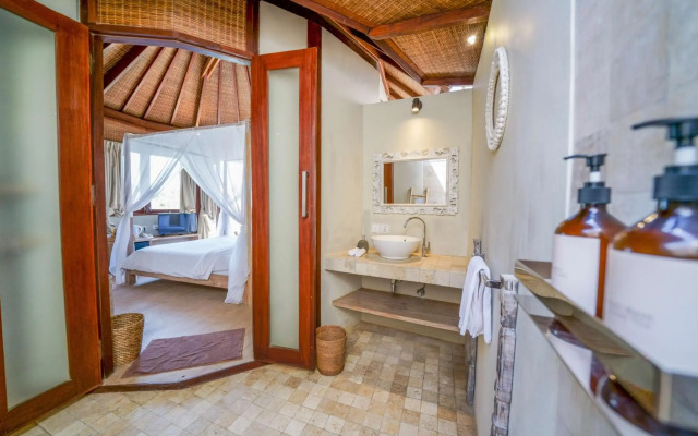 Blue Lagoon Avia Villas