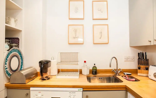 Beautiful 1 Bedroom Apartment in Kensington