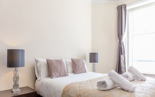 Eagleton Residence - Donnini Apartments