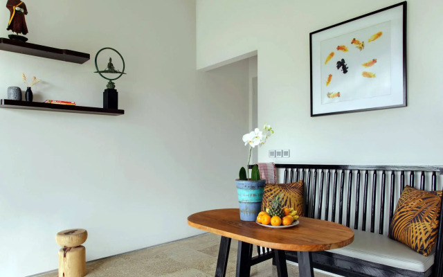 Room & Vespa Suite 2