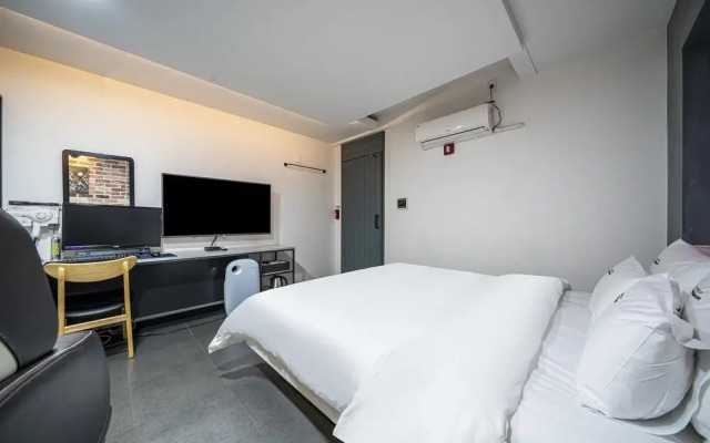 Renaissance Hotel
