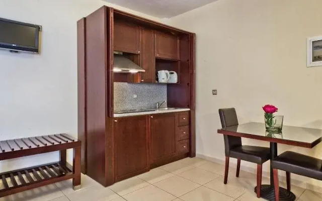 Socrates Studios and Apartments 4*