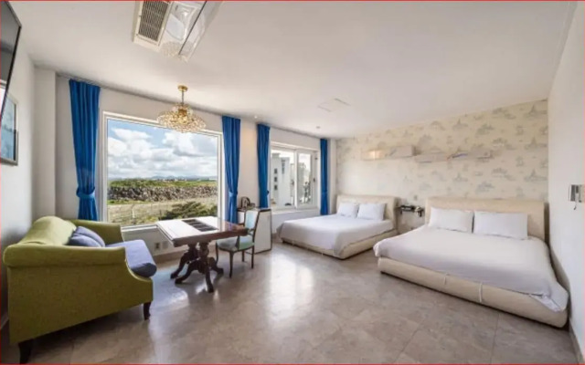 Hotel White House