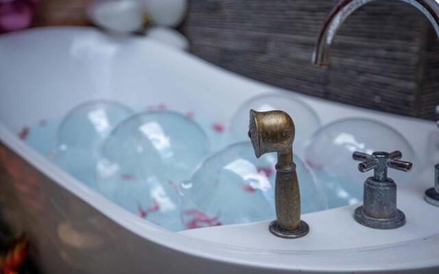 Amphitrite Resort