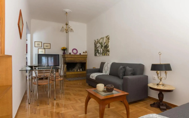Nice 2bedroom apartment in Pagkrati