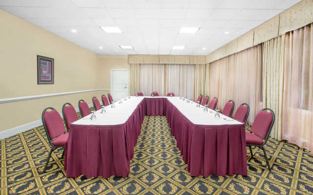 Baymont by Wyndham Fayetteville Fort Bragg Area