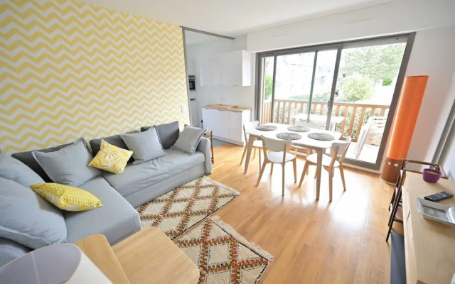 Very Nice Apartment With Balcony - 4p/1br - 600m From the Beach