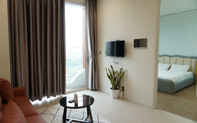 Nice Apartments at Thu Thiem Ziet River