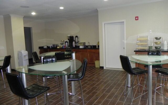 Yorktown Inn And Suites