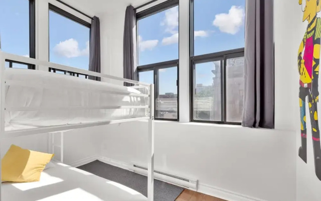 M11 The Simpsons Suite 3BR in The Heart of MTL