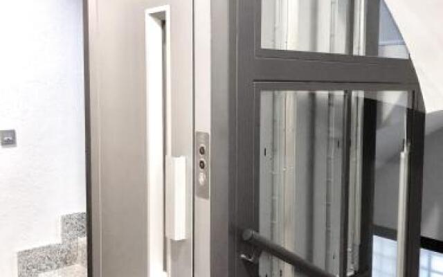 Plaza 5 Carabanchel Apartment