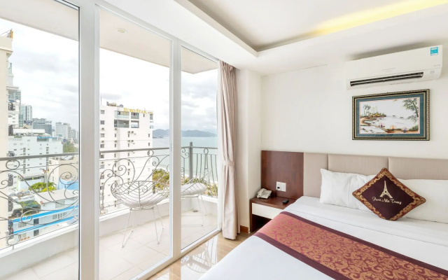 Paris Nha Trang  & Apartment