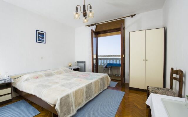 Apartments and Rooms Krstinić