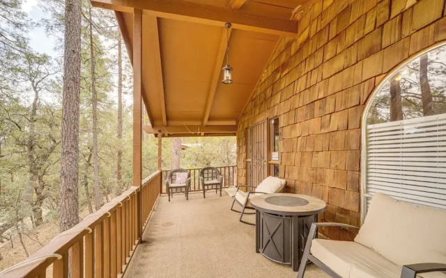 Near Fossil Creek & Trails: Scenic Pine Cabin!
