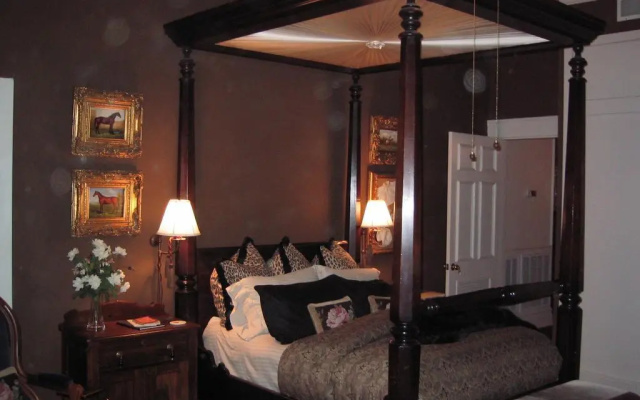 Belle Oaks Inn