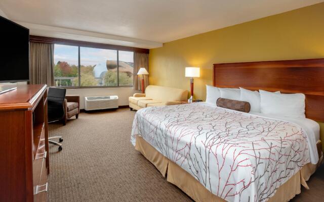 Executive Inn by the Space Needle