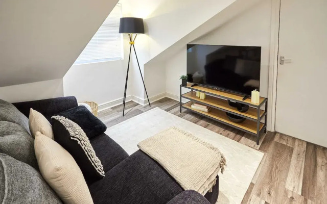 Host Stay Trafalgar Road
