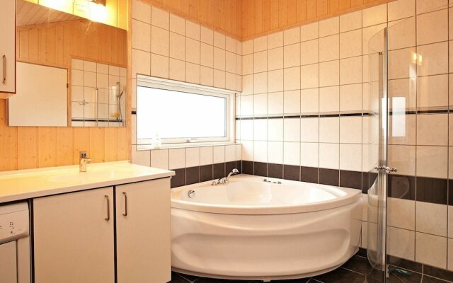 Spacious Holiday Home at Rodby With Whirlpool