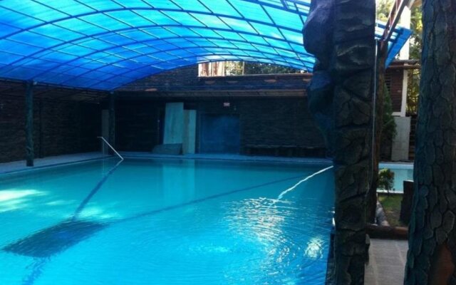 Hotel Savitri Country
