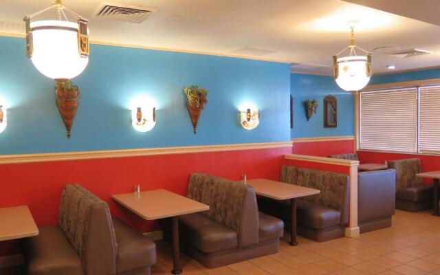 HomeTowne Studios by Red Roof Yuba City Bonanza – Marysville