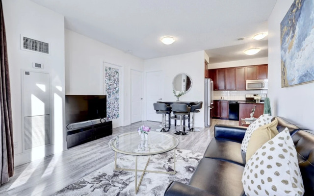Grand Royal Condos -Mississauga SQ One